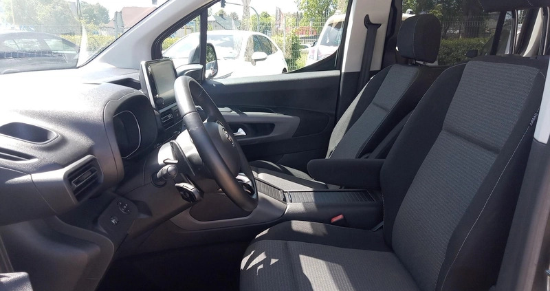 Toyota Proace City Verso cena 122800 przebieg: 4352, rok produkcji 2021 z Kunów małe 254